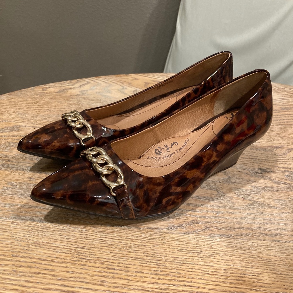 Sofft Brown Patent Leopard Print Pointed Toe Wedg… - image 4